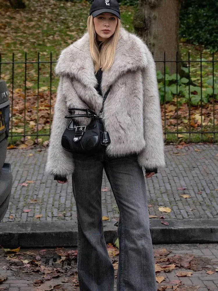 Veste Courte en Fausse Fourrure