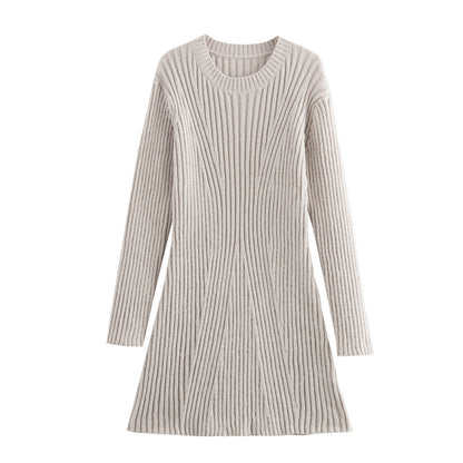 Robe Tricotée à Col Montant – Automne & Hiver