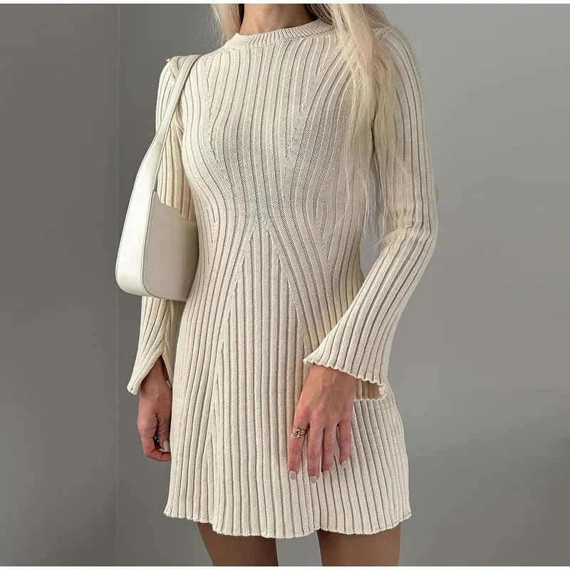 Robe Tricotée à Col Montant – Automne & Hiver