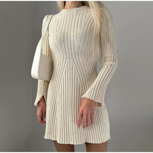 Robe Tricotée à Col Montant – Automne & Hiver