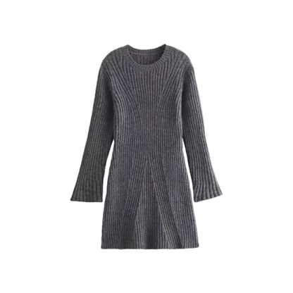 Robe Tricotée à Col Montant – Automne & Hiver